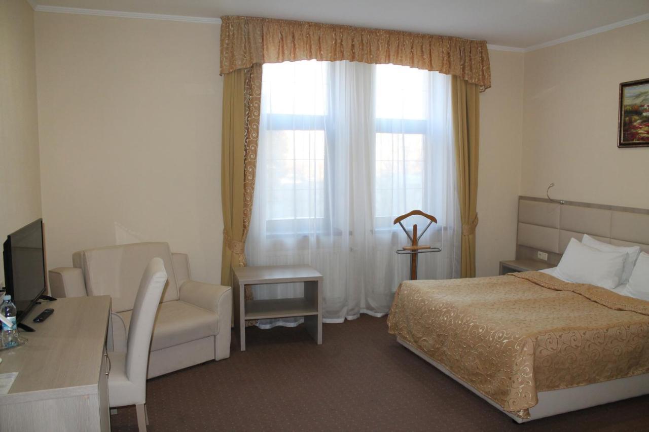 Ligena Hotel Boryspilʼ Exterior foto