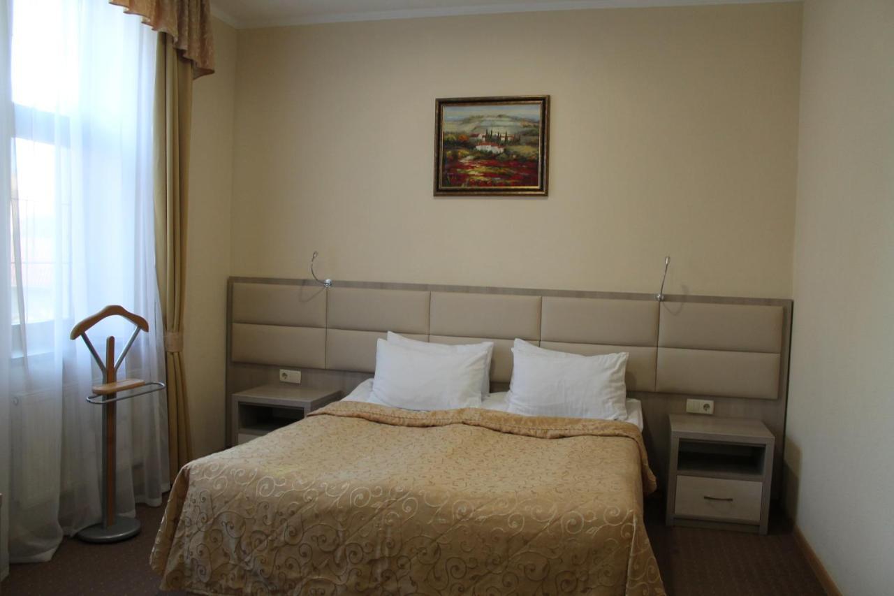 Ligena Hotel Boryspilʼ Exterior foto